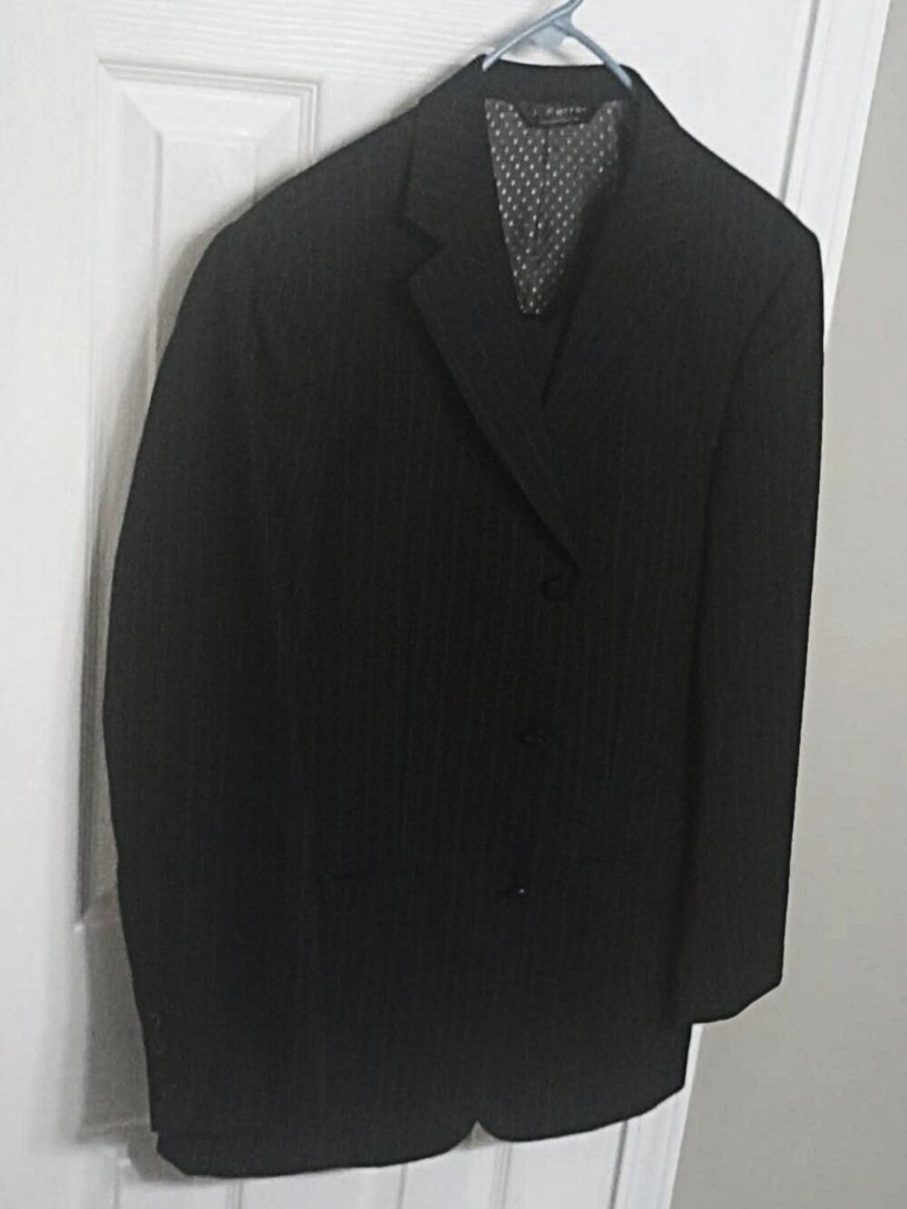 J. Ferrar Men Dark Gray Pinstripe 2 Piece Suit 36R